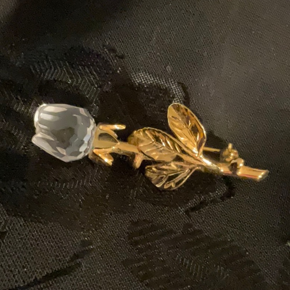 SWAROVSKI CRYSTAL MEMORIES GENUINE SWAN SIGNED BROOCH